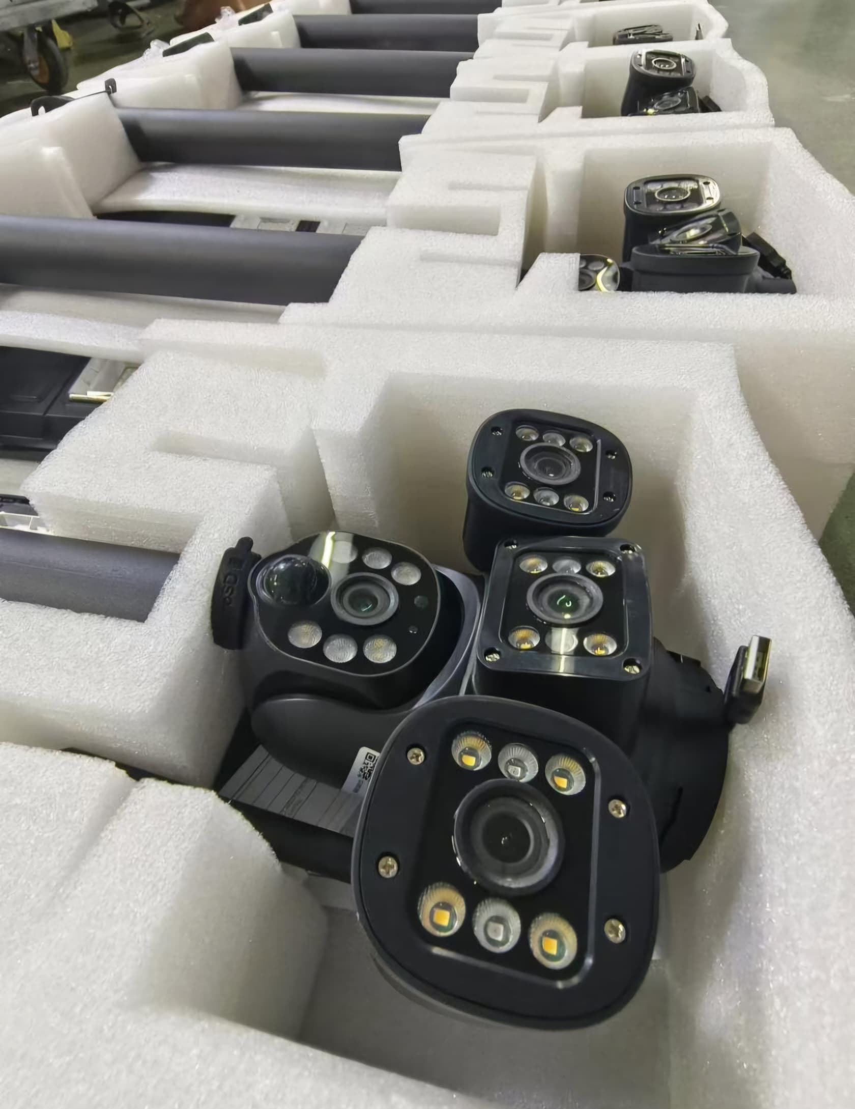 450w ai powered real 3 lens solar light ptz 4g camera 450w ai powered real 3 lens solar light ptz 4g camera